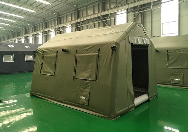 軍綠色充氣帳篷